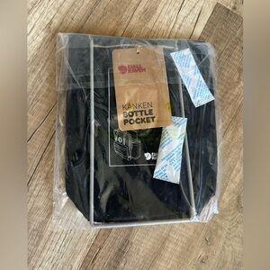 FJALLRAVEN KÅNKEN BOTTLE POCKET BLACK